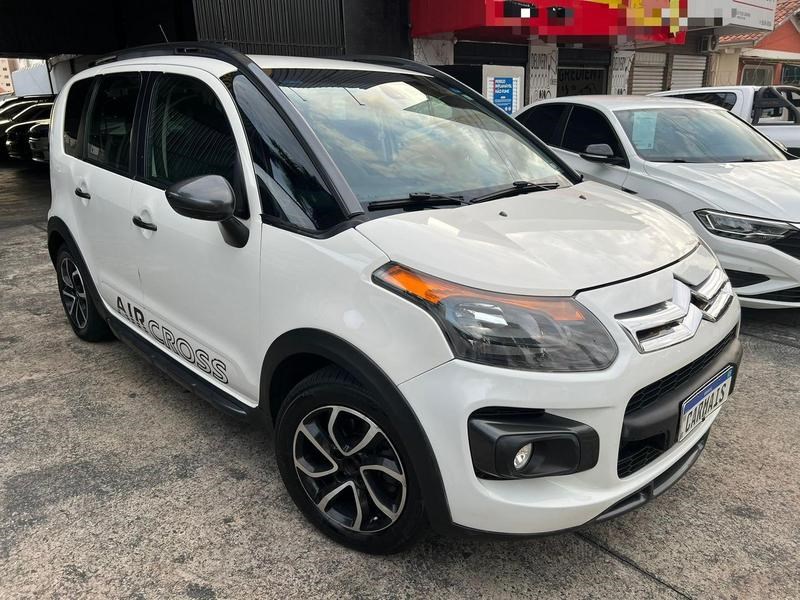 //www.autoline.com.br/carro/citroen/aircross-16-exclusive-16v-flex-4p-automatico/2015/goiania-go/24402542