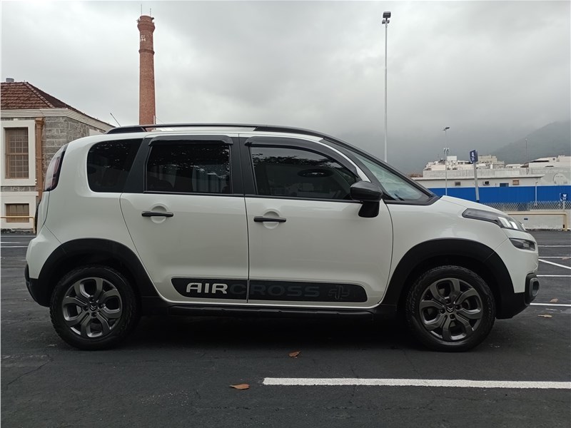 //www.autoline.com.br/carro/citroen/aircross-16-shine-16v-flex-4p-automatico/2019/rio-de-janeiro-rj/24567636
