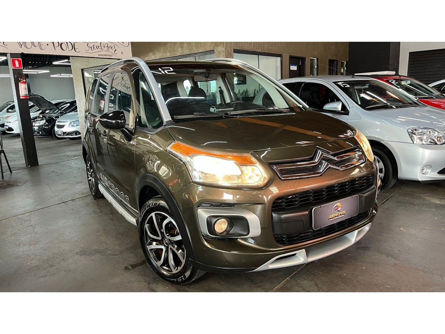 //www.autoline.com.br/carro/citroen/aircross-16-glx-16v-flex-4p-manual/2012/santa-barbara-doeste-sp/24614264