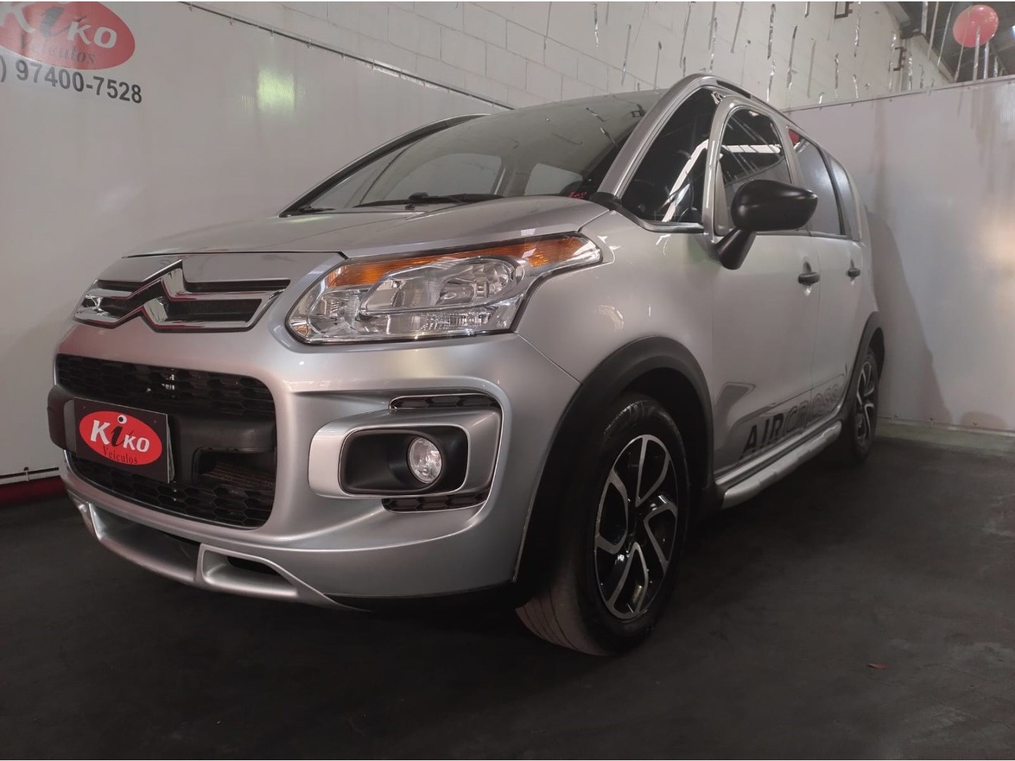 //www.autoline.com.br/carro/citroen/aircross-16-glx-16v-flex-4p-automatico/2013/contagem-mg/24706119