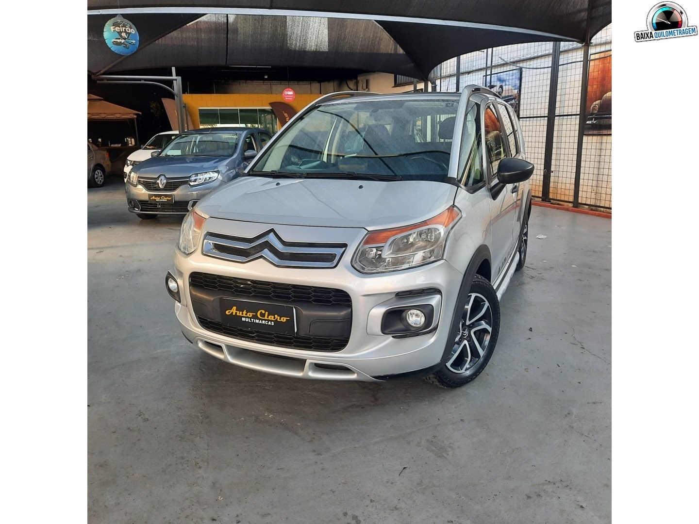 //www.autoline.com.br/carro/citroen/aircross-16-glx-16v-flex-4p-automatico/2013/sorocaba-sp/24822640