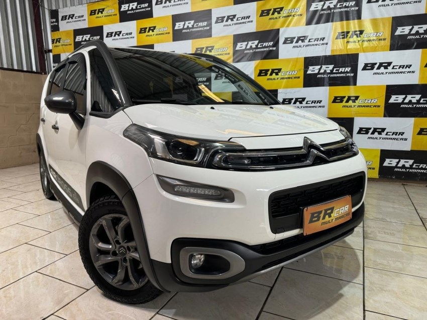 //www.autoline.com.br/carro/citroen/aircross-16-shine-16v-flex-4p-automatico/2017/caxias-do-sul-rs/24830793