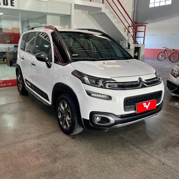 //www.autoline.com.br/carro/citroen/aircross-16-shine-16v-flex-4p-automatico/2018/varzea-grande-mt/24879915