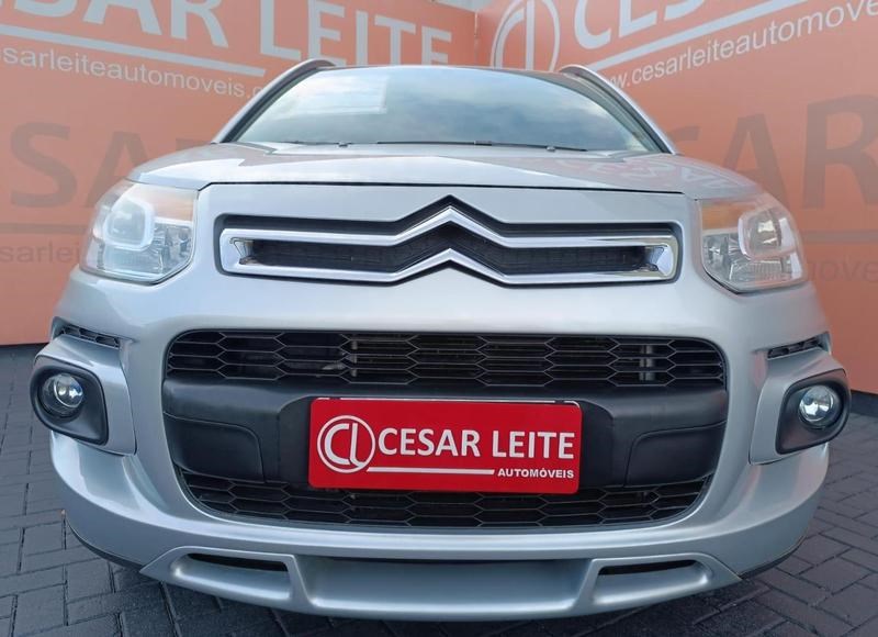 //www.autoline.com.br/carro/citroen/aircross-16-glx-16v-flex-4p-automatico/2012/curitiba-pr/24931868