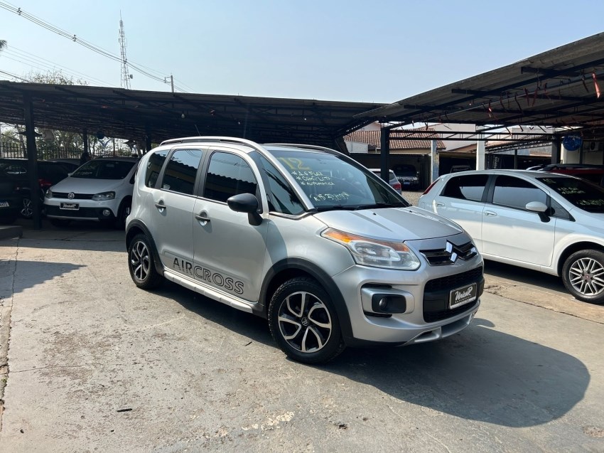//www.autoline.com.br/carro/citroen/aircross-16-glx-16v-flex-4p-automatico/2012/telemaco-borba-pr/25010753