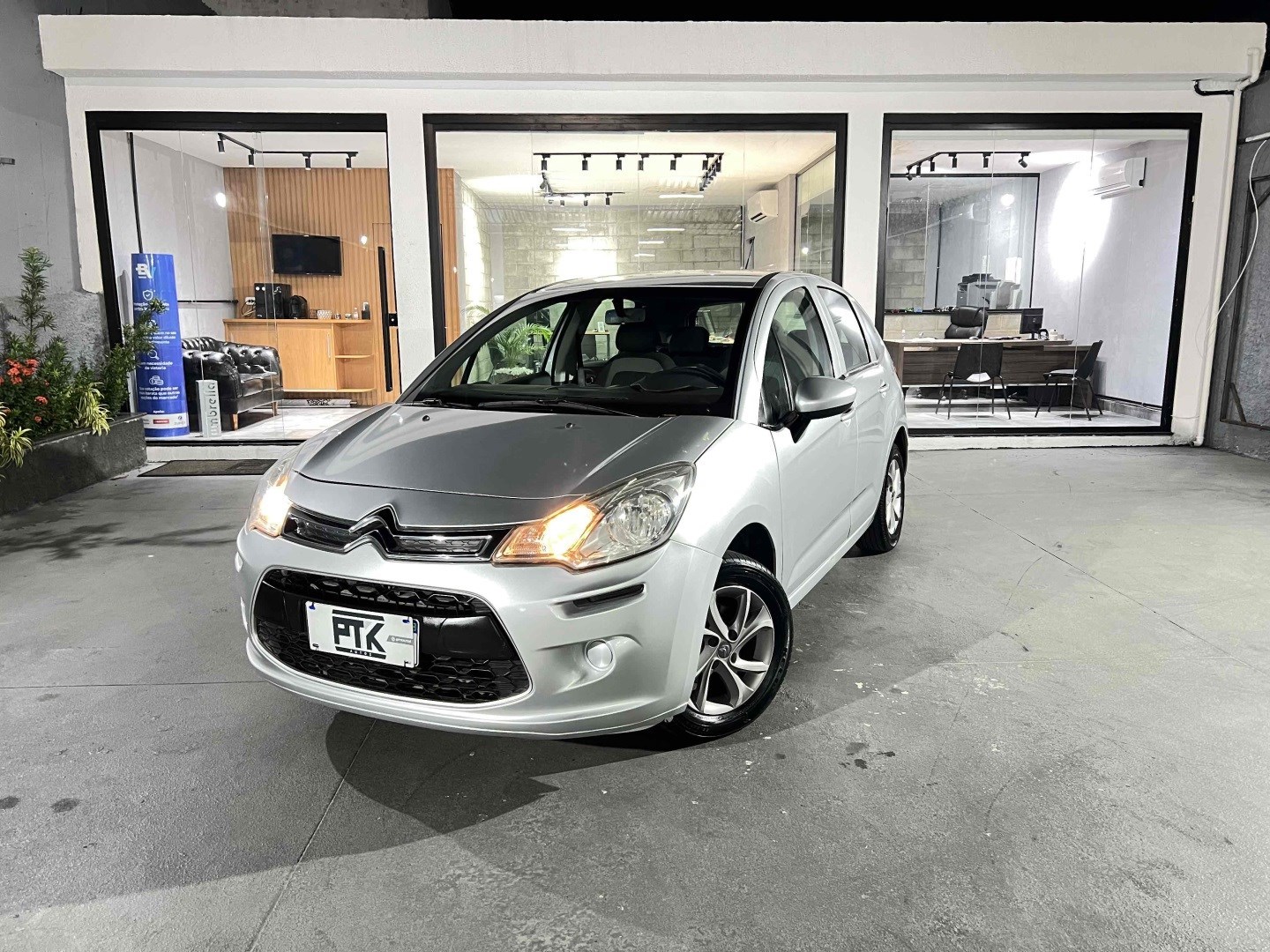 //www.autoline.com.br/carro/citroen/c3-15-origine-8v-flex-4p-manual/2013/rio-de-janeiro-rj/23770168