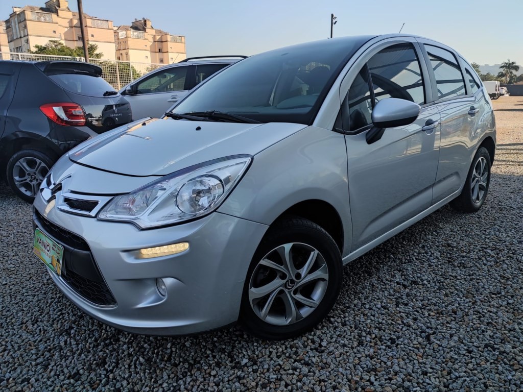 //www.autoline.com.br/carro/citroen/c3-15-tendance-8v-flex-4p-manual/2013/criciuma-sc/23773013
