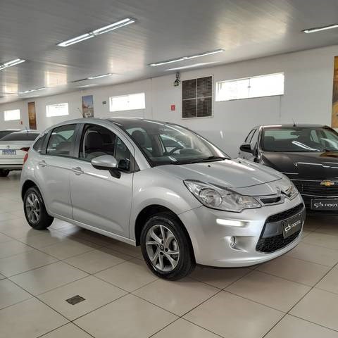 //www.autoline.com.br/carro/citroen/c3-16-120-tendance-16v-flex-4p-automatico/2016/jau-sp/24043607