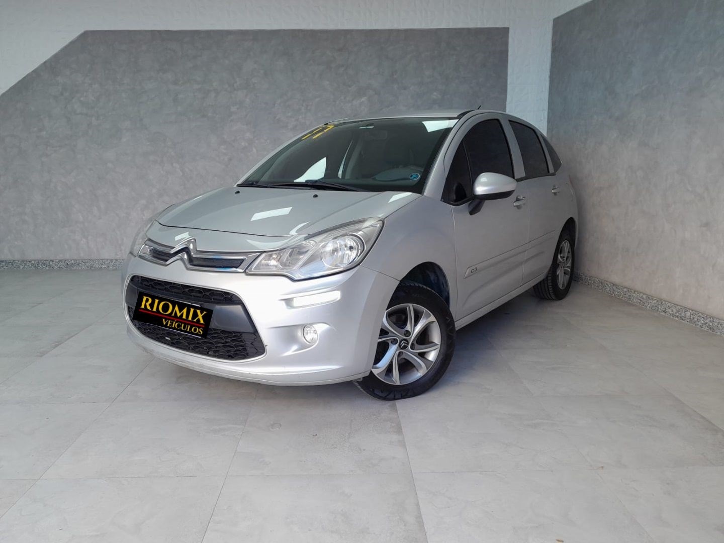 //www.autoline.com.br/carro/citroen/c3-12-attraction-12v-flex-4p-manual/2017/rio-de-janeiro-rj/24057389