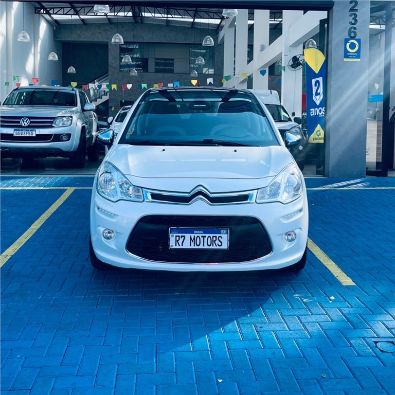 //www.autoline.com.br/carro/citroen/c3-16-120-exclusive-16v-flex-4p-automatico/2014/campinas-sp/24409839