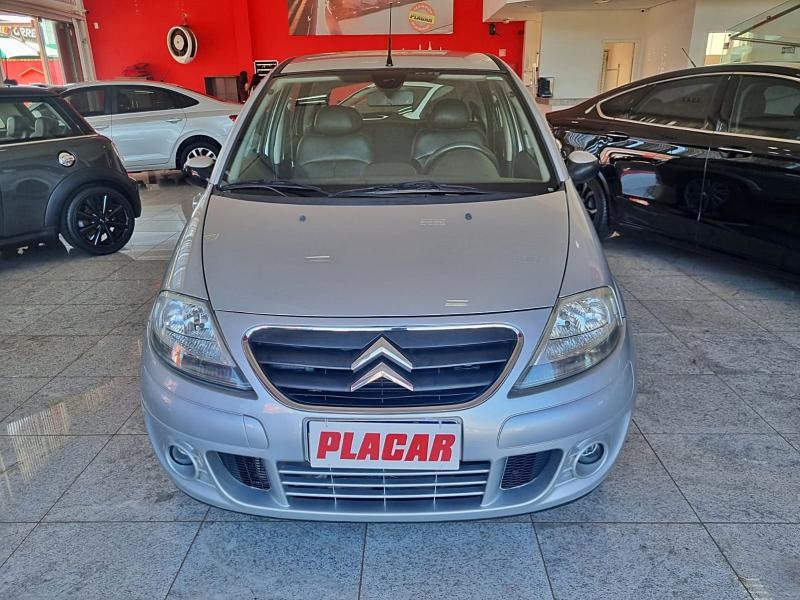 //www.autoline.com.br/carro/citroen/c3-16-glx-16v-flex-4p-automatico/2009/brasilia-df/24521254