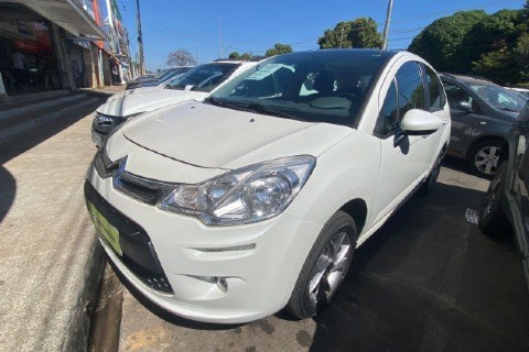 //www.autoline.com.br/carro/citroen/c3-15-tendance-8v-flex-4p-manual/2014/brasilia-df/24538788