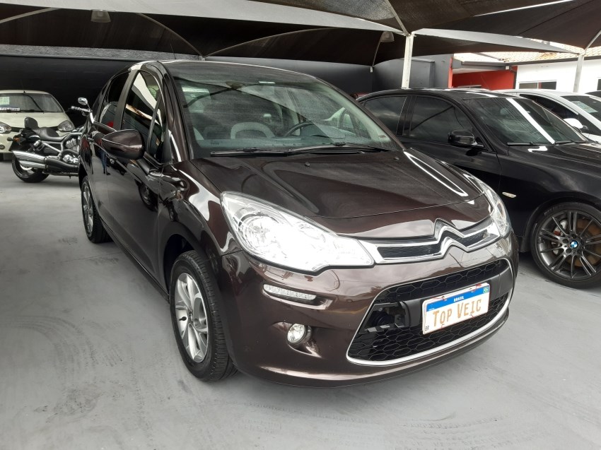 //www.autoline.com.br/carro/citroen/c3-16-120-tendance-16v-flex-4p-automatico/2018/boituva-sp/24635077
