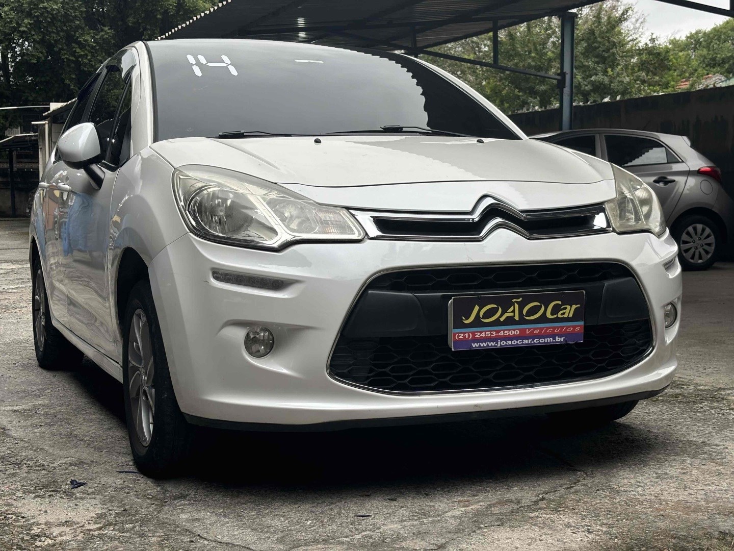 //www.autoline.com.br/carro/citroen/c3-15-tendance-8v-flex-4p-manual/2014/rio-de-janeiro-rj/24654142