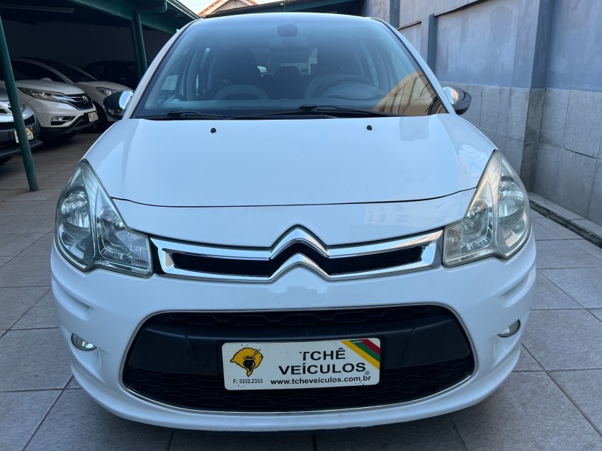 //www.autoline.com.br/carro/citroen/c3-16-120-exclusive-16v-flex-4p-automatico/2015/porto-alegre-rs/24693179