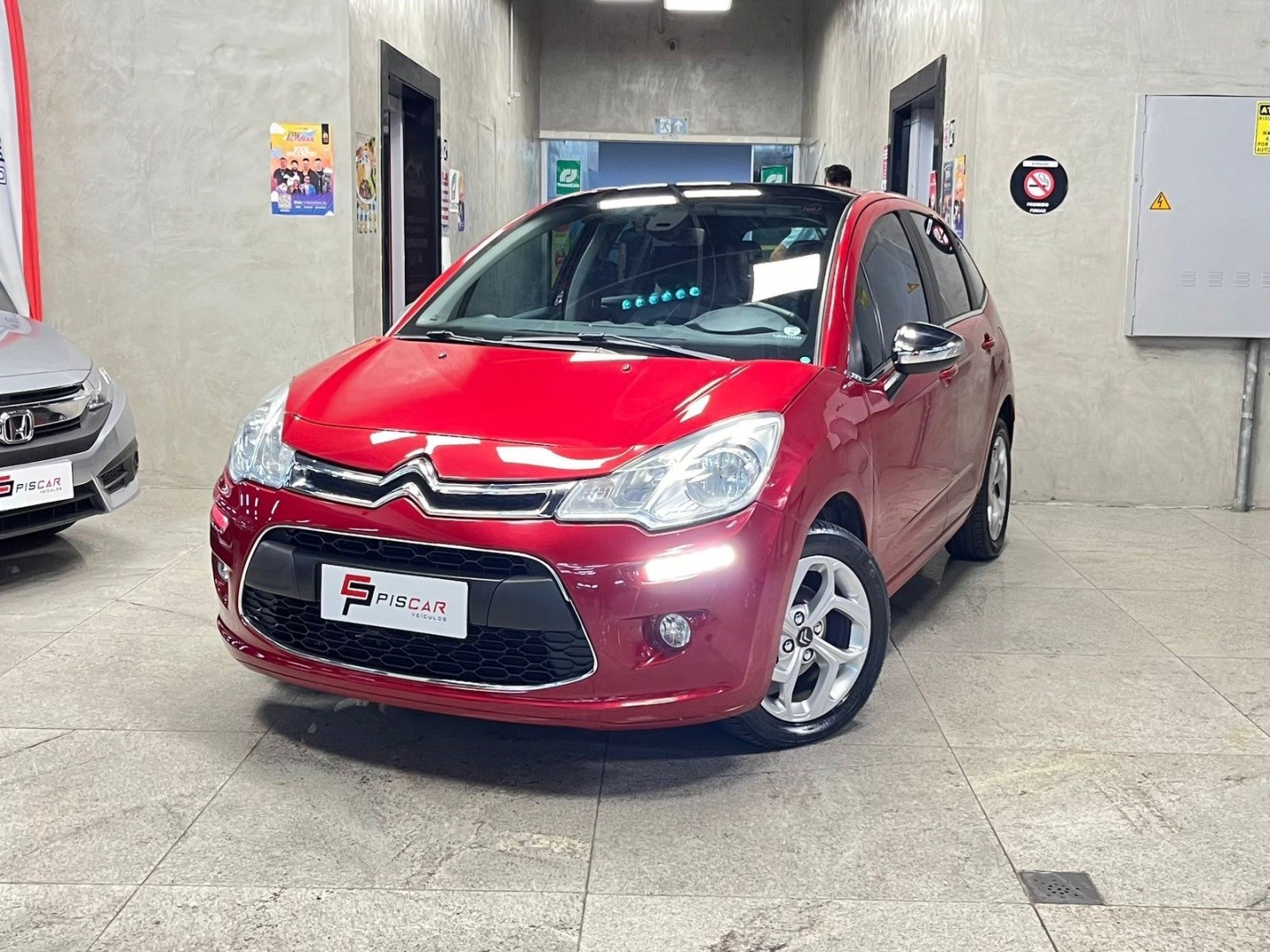 //www.autoline.com.br/carro/citroen/c3-16-120-exclusive-16v-flex-4p-automatico/2018/belo-horizonte-mg/24719334