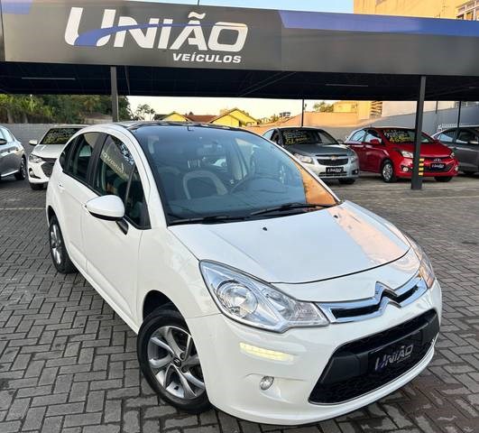 //www.autoline.com.br/carro/citroen/c3-16-120-tendance-16v-flex-4p-automatico/2015/joinville-sc/24747429