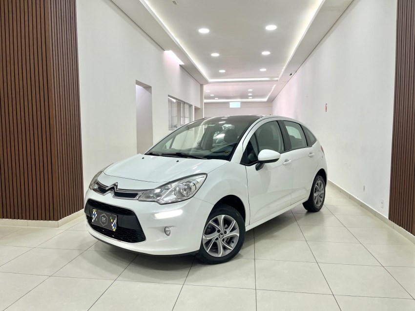 //www.autoline.com.br/carro/citroen/c3-16-120-tendance-16v-flex-4p-automatico/2016/campinas-sp/24804930