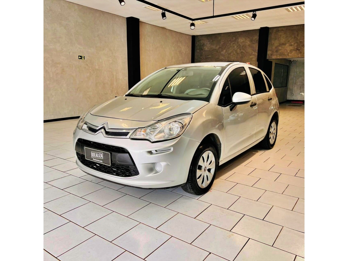 //www.autoline.com.br/carro/citroen/c3-12-origine-12v-flex-4p-manual/2017/porto-alegre-rs/24916395