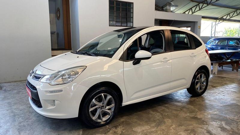 //www.autoline.com.br/carro/citroen/c3-15-tendance-8v-flex-4p-manual/2015/curitiba-pr/24933138