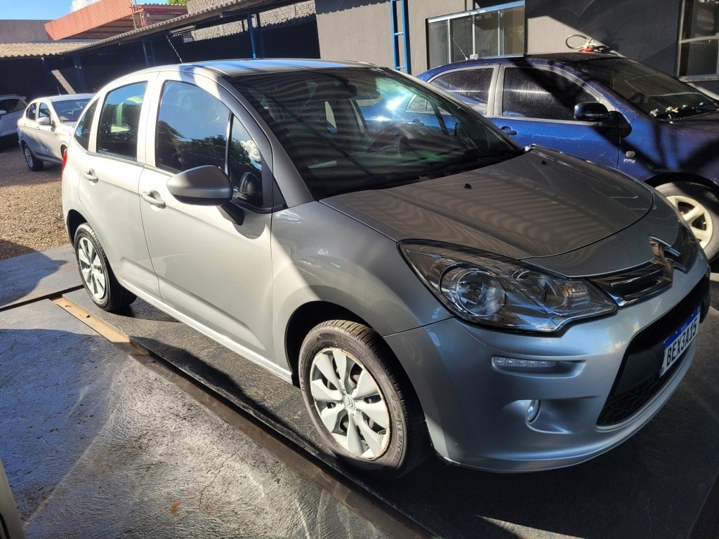 //www.autoline.com.br/carro/citroen/c3-16-120-attraction-16v-flex-4p-automatico/2018/umuarama-pr/24967591