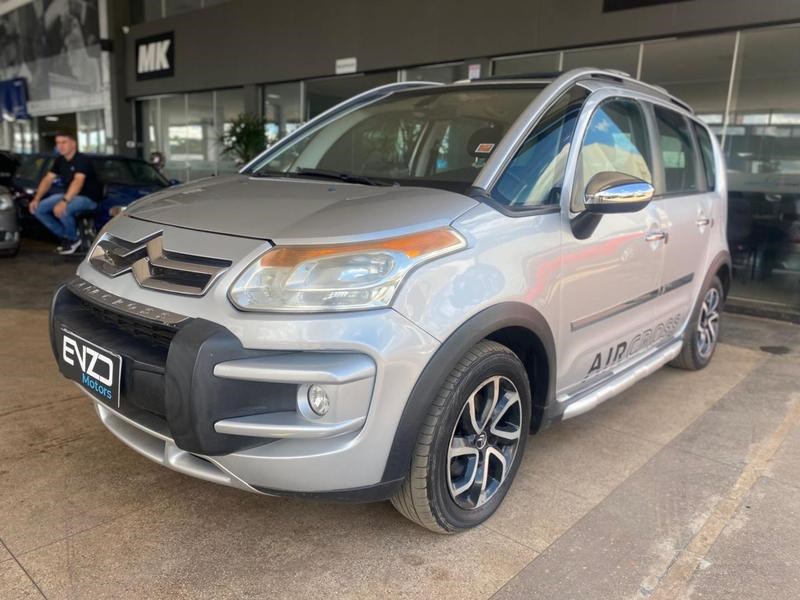 //www.autoline.com.br/carro/citroen/c3-16-120-exclusive-16v-flex-4p-automatico/2013/brasilia-df/25028239