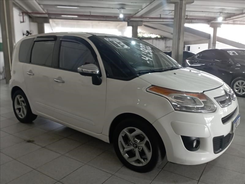 //www.autoline.com.br/carro/citroen/c3-picasso-16-120-exclusive-16v-flex-4p-automatico/2013/guarulhos-sp/23995942