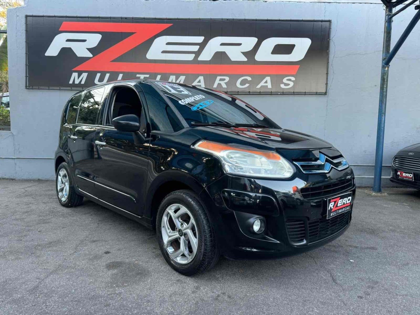 //www.autoline.com.br/carro/citroen/c3-picasso-15-glx-8v-flex-4p-manual/2013/sao-paulo-sp/24132113