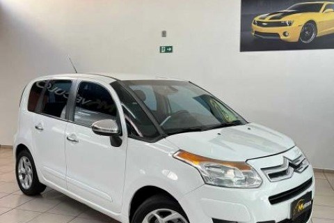 //www.autoline.com.br/carro/citroen/c3-picasso-16-tendance-16v-flex-4p-automatico/2013/pirassununga-sp/24672645