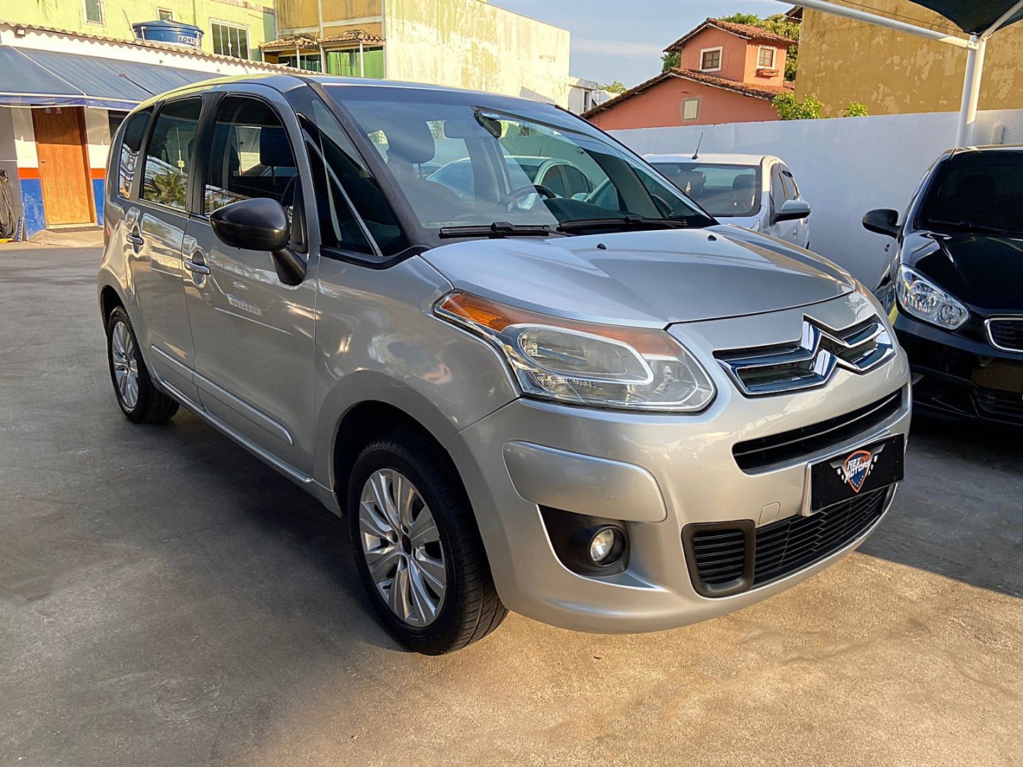 //www.autoline.com.br/carro/citroen/c3-picasso-15-glx-8v-flex-4p-manual/2014/rio-das-ostras-rj/24844485