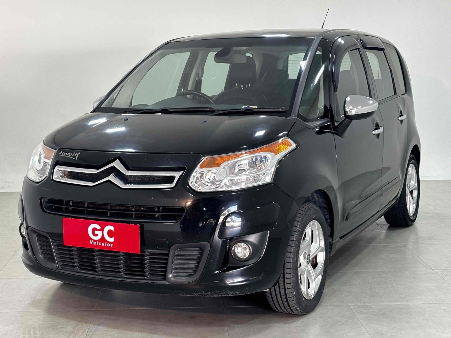 //www.autoline.com.br/carro/citroen/c3-picasso-16-120-exclusive-16v-flex-4p-automatico/2015/sorocaba-sp/24871133