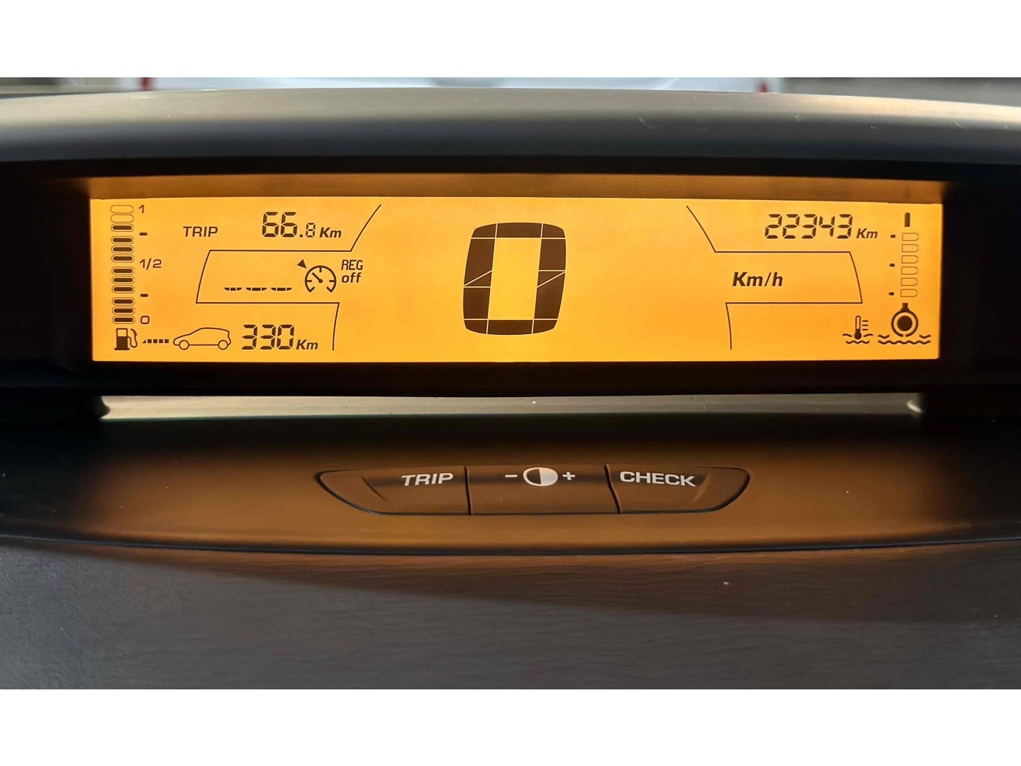 //www.autoline.com.br/carro/citroen/c4-20-hatch-glx-16v-flex-4p-automatico/2013/rio-de-janeiro-rj/24782206