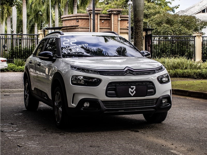 //www.autoline.com.br/carro/citroen/c4-cactus-16-feel-16v-flex-4p-automatico/2022/rio-de-janeiro-rj/24420162