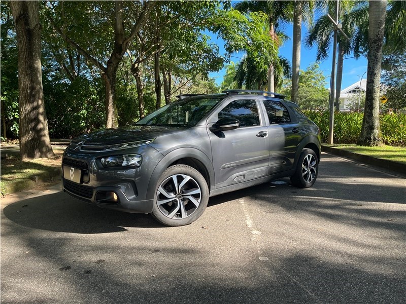//www.autoline.com.br/carro/citroen/c4-cactus-16-feel-16v-flex-4p-automatico/2022/rio-de-janeiro-rj/24529626