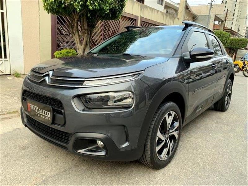 //www.autoline.com.br/carro/citroen/c4-cactus-16-feel-16v-flex-4p-automatico/2019/sao-paulo-sp/24918079