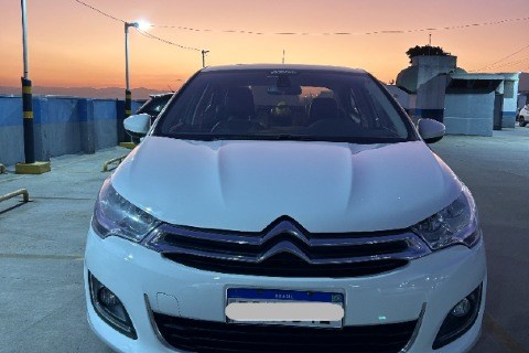 //www.autoline.com.br/carro/citroen/c4-lounge-16-exclusive-16v-flex-4p-turbo-automatico/2017/serra-es/24016935
