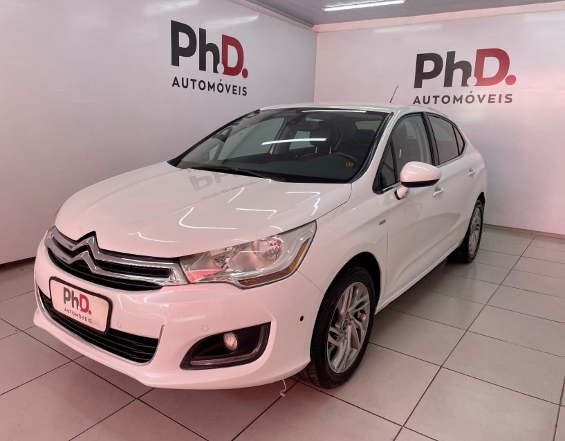 //www.autoline.com.br/carro/citroen/c4-lounge-16-exclusive-16v-gasolina-4p-turbo-automatico/2014/brasilia-df/24705925