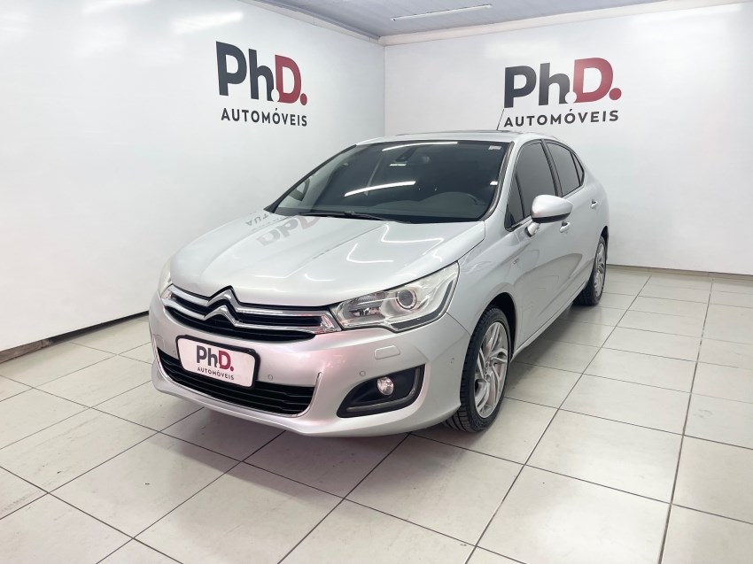 //www.autoline.com.br/carro/citroen/c4-lounge-16-exclusive-16v-gasolina-4p-turbo-automatico/2014/brasilia-df/24779892