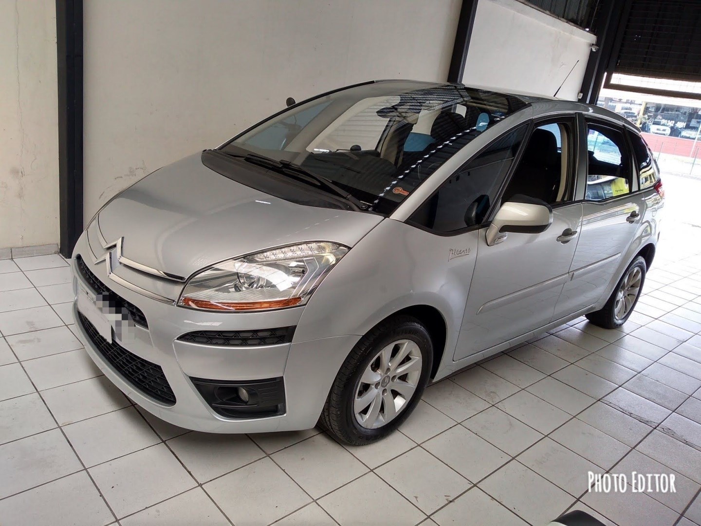 //www.autoline.com.br/carro/citroen/c4-picasso-20-exclusive-16v-gasolina-4p-automatico/2011/belo-horizonte-mg/24953541