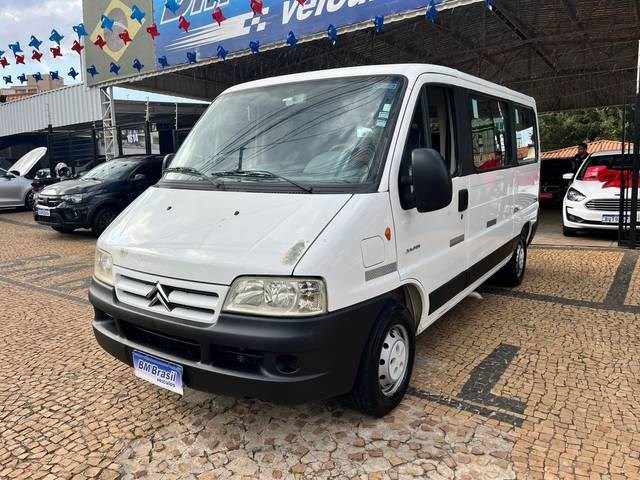 //www.autoline.com.br/carro/citroen/jumper-23-jtd-minibus-16v-diesel-4p-turbo-manual/2013/campinas-sp/24411644
