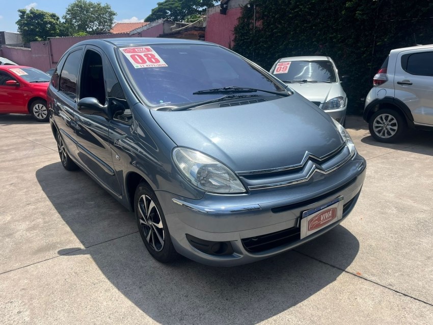 //www.autoline.com.br/carro/citroen/xsara-picasso-16-glx-16v-flex-4p-manual/2008/taboao-da-serra-sp/23536313