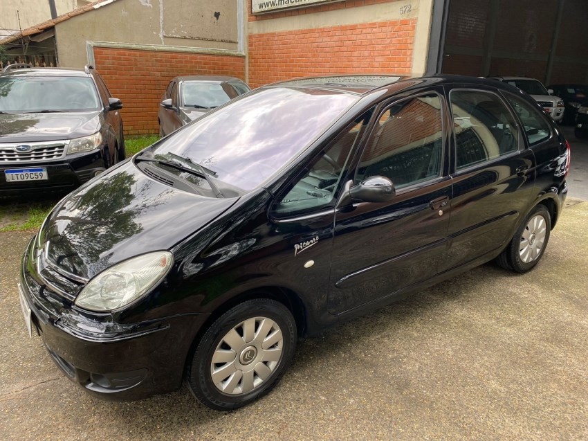 //www.autoline.com.br/carro/citroen/xsara-picasso-16-glx-16v-flex-4p-manual/2011/porto-alegre-rs/24299259