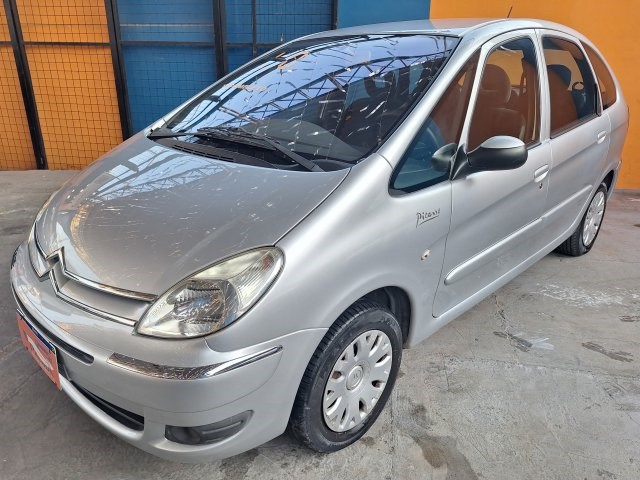 //www.autoline.com.br/carro/citroen/xsara-picasso-16-exclusive-16v-flex-4p-manual/2011/sorocaba-sp/24389858