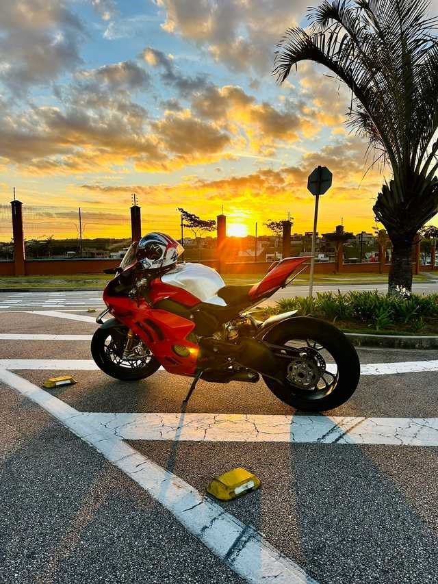 //www.autoline.com.br/moto/ducati/panigale-v4-s/2023/sao-jose-dos-campos-sp/23920942