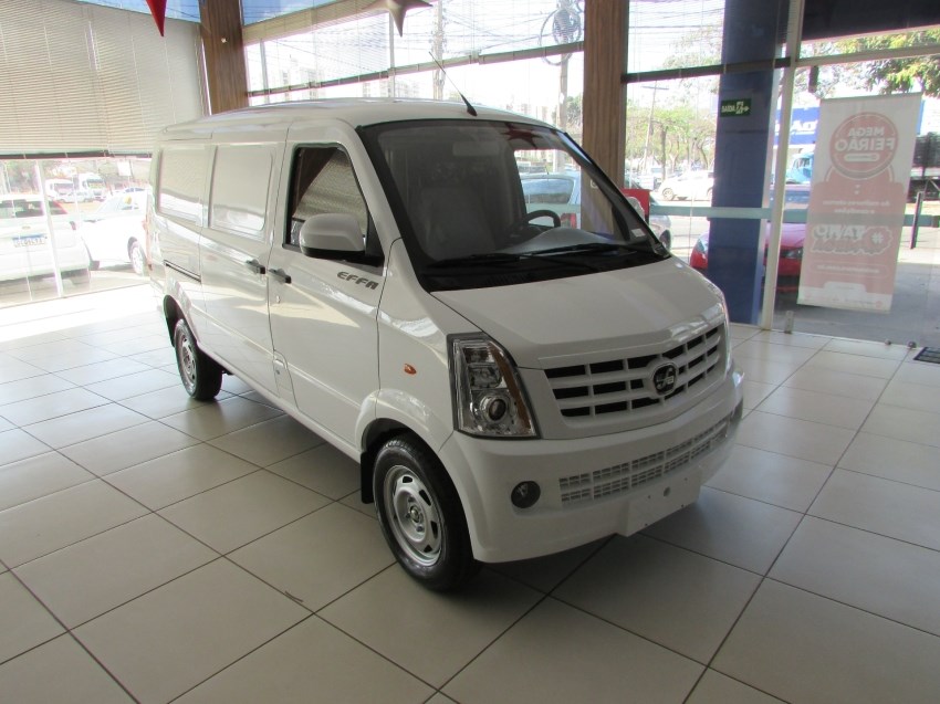 //www.autoline.com.br/carro/effa/v25-13-furgao-16v-gasolina-4p-manual/2024/goiania-go/24497007