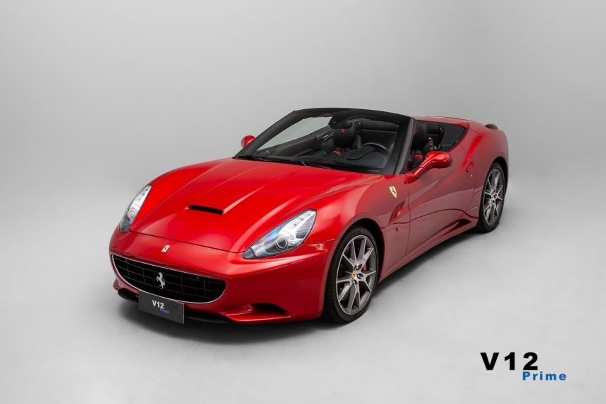 //www.autoline.com.br/carro/ferrari/california-43-32v-conversivel-gasolina-2p-automatizado/2011/brasilia-df/24513775