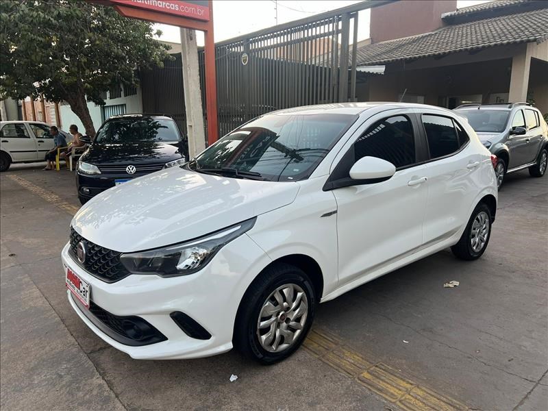 //www.autoline.com.br/carro/fiat/argo-10-drive-6v-flex-4p-manual/2019/goiania-go/24553124