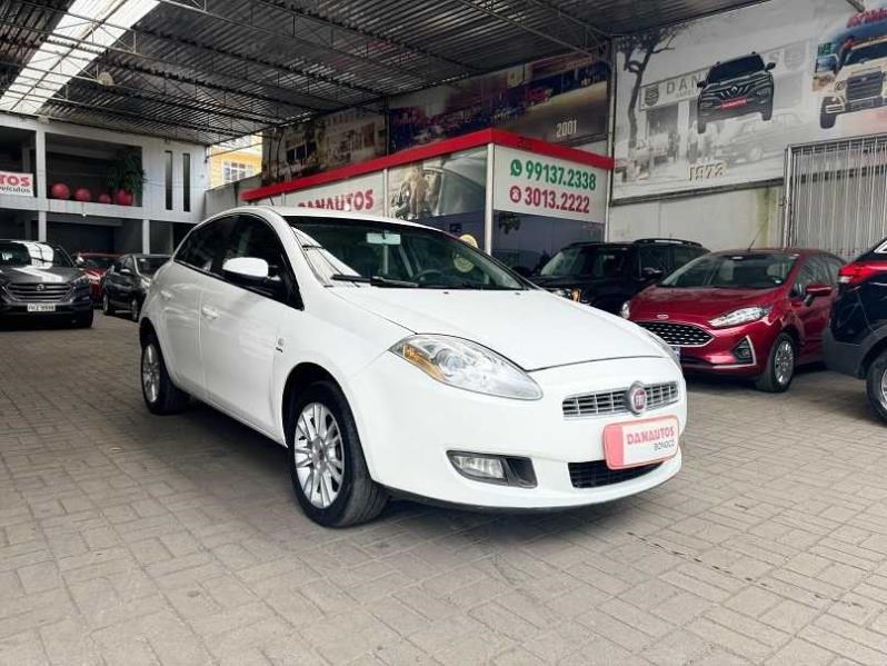 //www.autoline.com.br/carro/fiat/bravo-18-essence-16v-flex-4p-dualogic/2012/salvador-ba/23806328