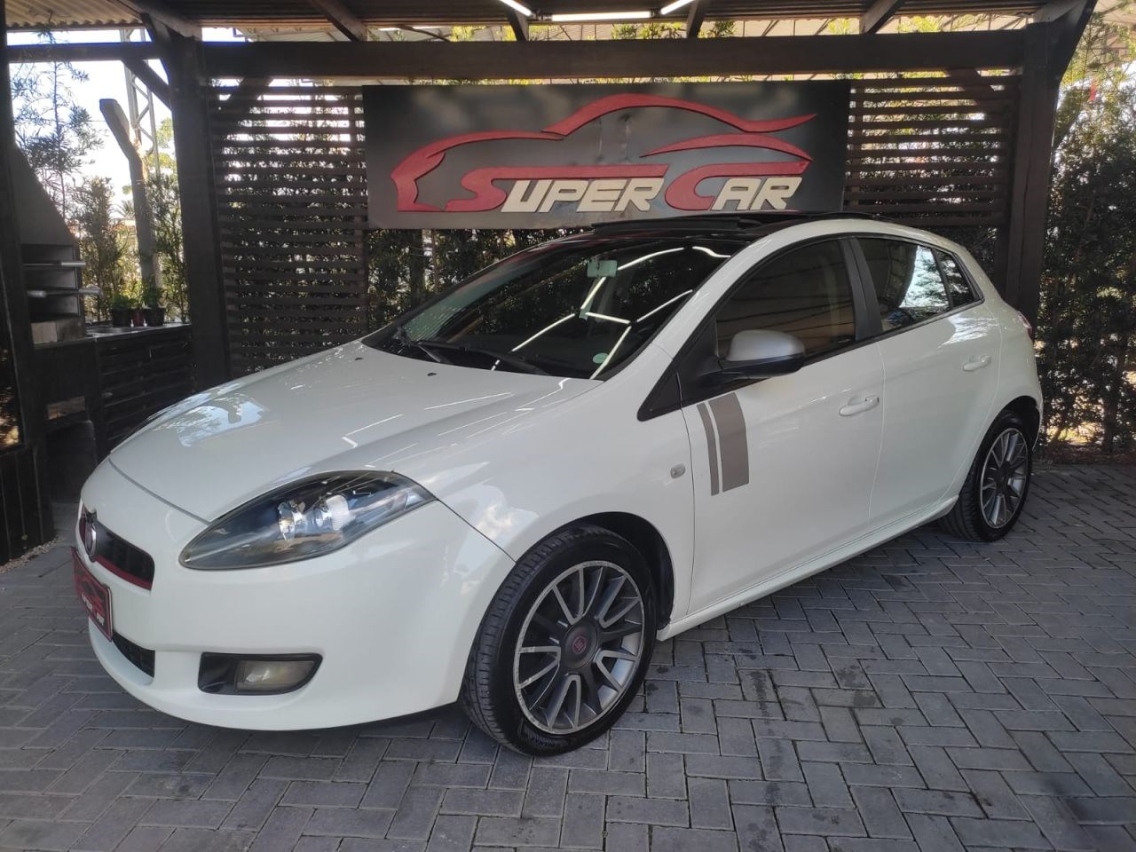 //www.autoline.com.br/carro/fiat/bravo-18-sporting-dualogic-premium-16v-4p-flex/2013/tijucas-sc/24707384