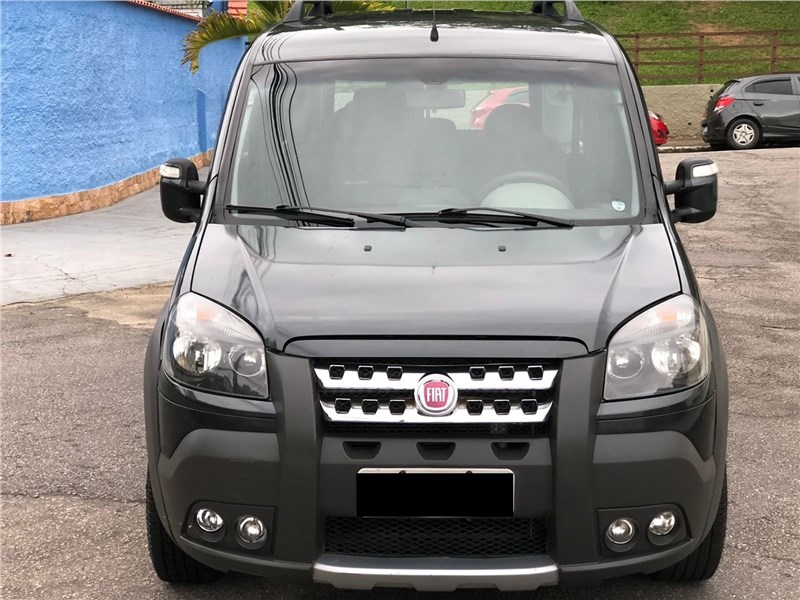 //www.autoline.com.br/carro/fiat/doblo-18-adventure-xingu-16v-flex-4p-manual/2013/rio-de-janeiro-rj/24304757